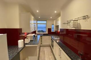 Beautiful Sea View 2 Bed Home - Port Glasgow - 2