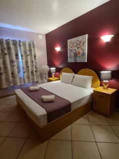 Beautiful Central Apartment with Pool - St Paul's Bay - 7