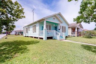Sea Glass Cottage - Galveston - 9