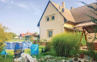 Holiday home in Balatonkeresztur 41050 - Balatonkeresztúr - 0