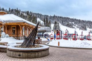 Ski-In Ski-Out Modern Mountain Condo - 6