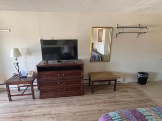 Round-Up Motel - 7