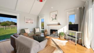 Te Whare Hipi - Martinborough Holiday Home - Martinborough - 7