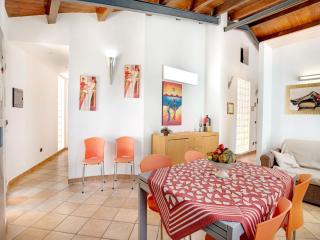 Beachside Getaway w Garden - Reitani - 1