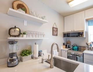 09 Lodge Near Downtown Hood River - 3