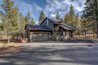22 Rogue Home with Private Game Room - Sunriver - 9