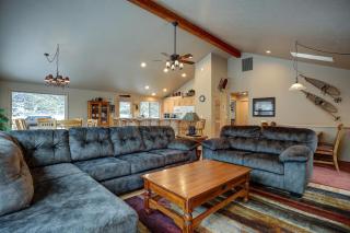 23 Quelah with Stone Facade Fireplace - Sunriver - 0