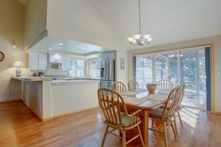 13 Ollalie Home with 2 Car Garage - Sunriver - 5