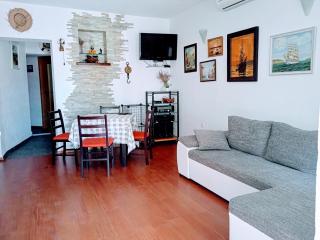 Harbour-side Apartment with Beautiful Terrace - Podgora - 3
