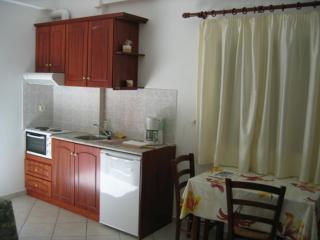 Nikas Villa Orange Apartments - 4
