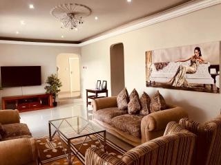 The Madam Herself B&B - Durban - 9