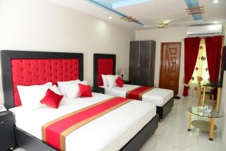 Hotel Deluxe Lahore - 1