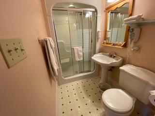 Bernard Gray Hall Bed and Breakfast - Niagara on the Lake - 6