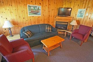 Colonial Bay Motel and Cottages - Huntsville - 9