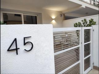 Room45 - 9