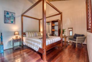 Oasis Bluff Beach - Bocas del Toro - 1