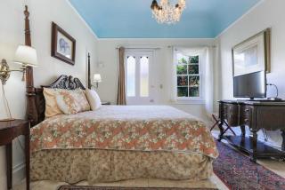 Historic Inn in the Marigny, blocks to French Quarter - 2