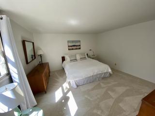 Hollinshead Haven Home with BBQ & Free Wifi - 30 days min home - 5