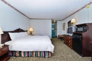 Travelodge by Wyndham Cleveland Airport - 4