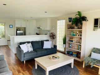 The Esplanade Holiday Home - 2