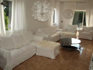 Near the beach, 8 bedrooms, sleeps 22, Jacuzzi, Full AC, BBQ, 2 kitchens, 2 dishwashers, fast internet, ping pong, cars not necessary - 3