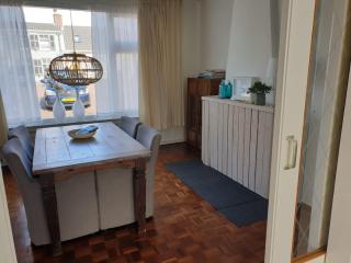 Sfeervol ingericht vakantiehuis in hartje Kortgene, dichtbij Veerse Meer - 5