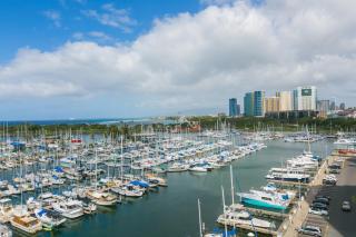 Spacious One Bedroom Harbor View Condos at Ilikai Marina With Private Balcony - 6