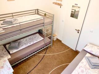 New Hostel Berlin Mitte FREE SNACK hot tea and coffee - Berlim - 7