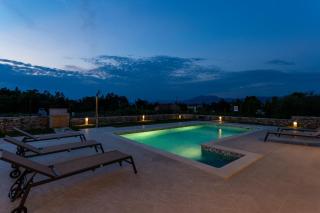 Amazing design villa Aeris with private pool, high level of privacy - WiiBuk - Šumber - 4