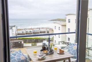 Fistral Lookout, Ocean 1 - 0