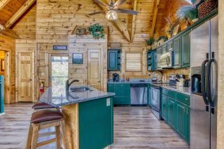 City View Chalet, City View Chalet, Pool Table, Hot Tub, WIFI, Free Attraction Tickets!!! - 9
