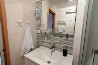 Apartment Veli Dvor - Private House in Old Town Cres - 5