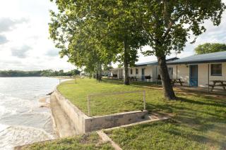 Oasis Lake Buchanan - 6