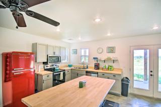 Stylish Lake o the Cherokees Cabin with Patio! - Grove - 5
