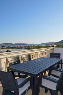 Apartment Blanka with a beautiful view of Trogir - Trogir - 0