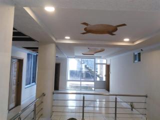 Peak Point Hotel & Apartments - Murree - 2
