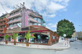 La Piazza Family Hotel - 4