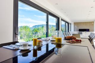 Architect-Designed Villa with Heated Pool for 10 Guests! - 3