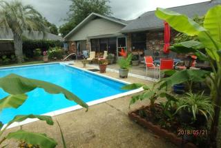 Poolside Paradise - 3