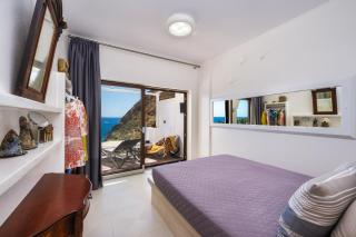 Moschatos Beach House - Kamari - 2
