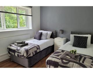 Private Spacious 2 Bedroom, 2 Bathroom & 2 Parking by Srk Accommodation - 7