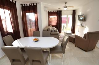 Lovely 2-Bed Apartment in Okrug Gornji - 1