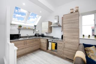 Host & Stay - Captain's Retreat - 9