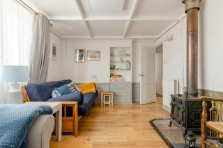 Dog friendly cottage 2 mins to beach with hot tub and Zappi EV - 2