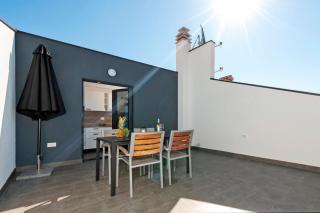 Deluxe Apartments A&A - 2 - 2