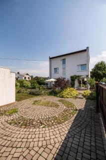 Detached House - 10 min walk to the beach, Garden, BBQ, 50inSmartTV, Parking - 2