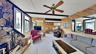 Great Condo With Free Shuttle to the Village! - Mammoth Lakes - 0