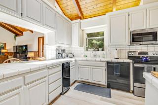 Surfwood Getaway - 5