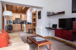 Contemporary One Bedroom Apartment Close To All Amenities In Conservation Area - Tain - 8