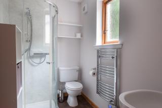 Contemporary One Bedroom Apartment Close To All Amenities In Conservation Area - Tain - 2